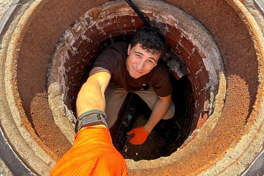 TrenchX manhole rehabilitation work in Charleston South Carolina